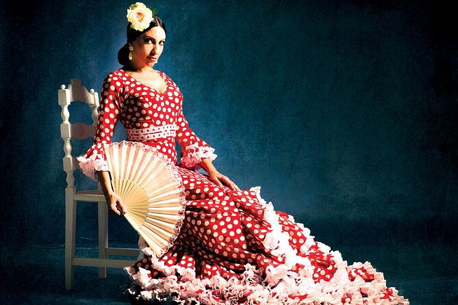 flamenco-show-at-the-foot-of-the-giralda-in-seville
