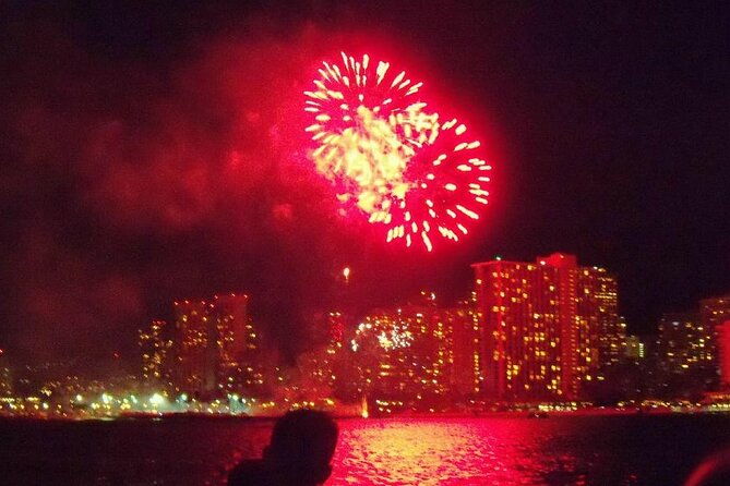 Friday Fireworks Dinner Sail From the Hilton Hawaiian Village