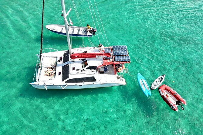 full-day-catamaran-sailing-caribbean-beaches-with-snorkelling-and-lunch