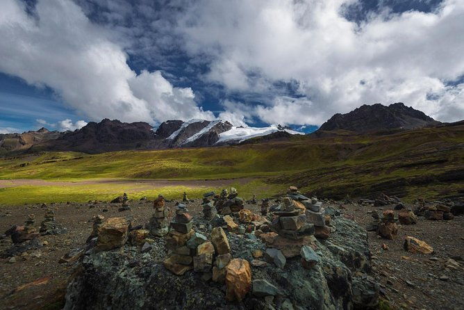 full-day-tour-to-the-rainbow-mountain-from-cusco-by-horse