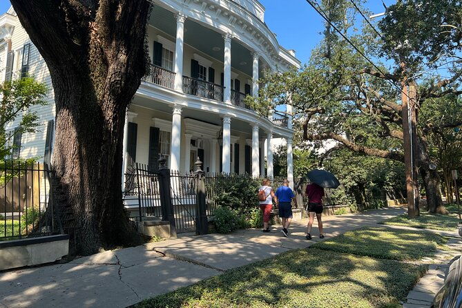 garden-district-architecture-walking-tour-in-new-orleans