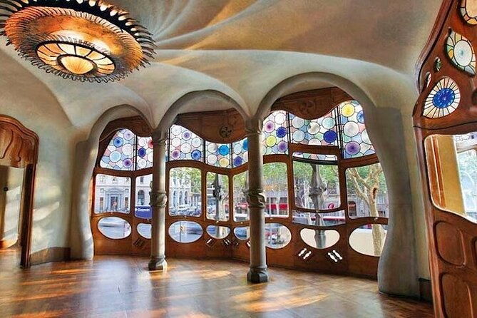 gaudi-masterpiece-casa-batllo-with-expert-guide-and-stl-tickets