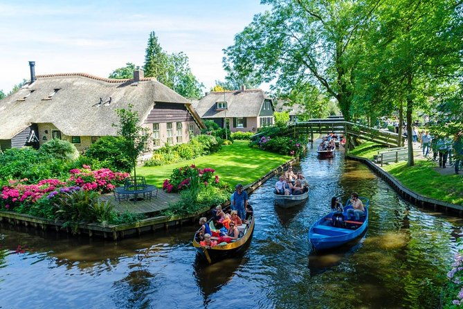 giethoorn-day-private-tour-inc-boat-trip-4