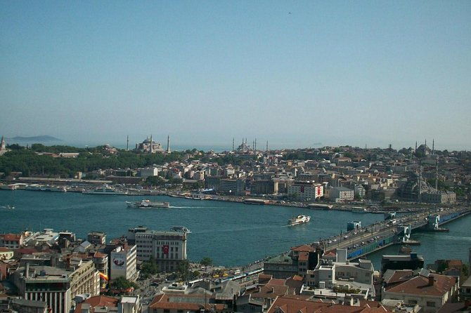 golden-horn-and-bosphorus-boat-tour-in-istanbul-2