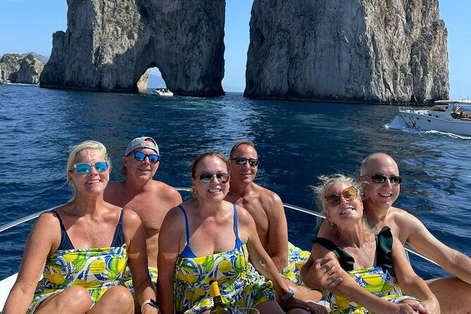 guided-boat-tour-of-capri-from-sorrento-2