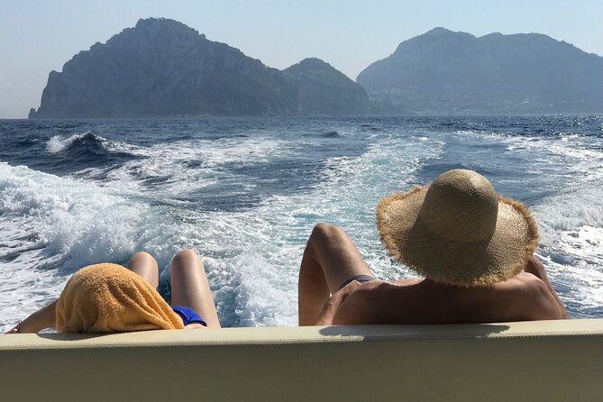 guided-day-by-boat-to-the-secrets-of-the-island-of-capri