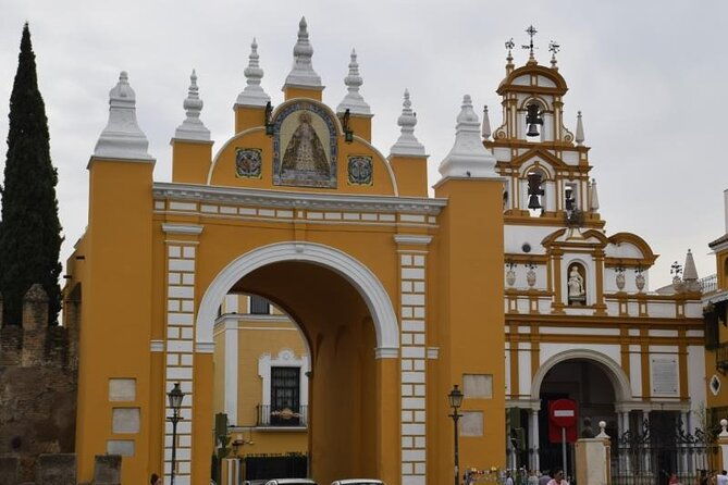 guided-walking-tour-to-setas-la-macarena-and-duenas-palace-in-seville