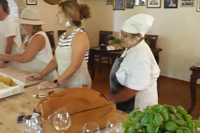 harvest-flavor-pastamaking-class-wine-tasting-countryside