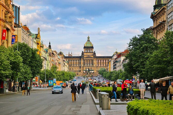 highlights-of-prague-with-a-funny-and-local-guide-2