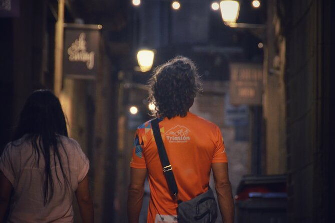 highlights-walk-old-town-gothic-and-gaudi-buildings