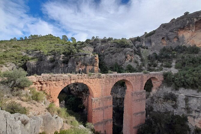 hike-to-the-roman-aqueduct-pena-cortada