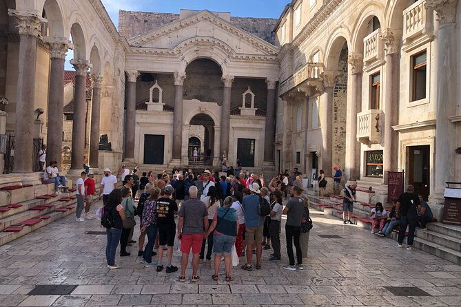 history-split-walking-tour-in-german-small-group