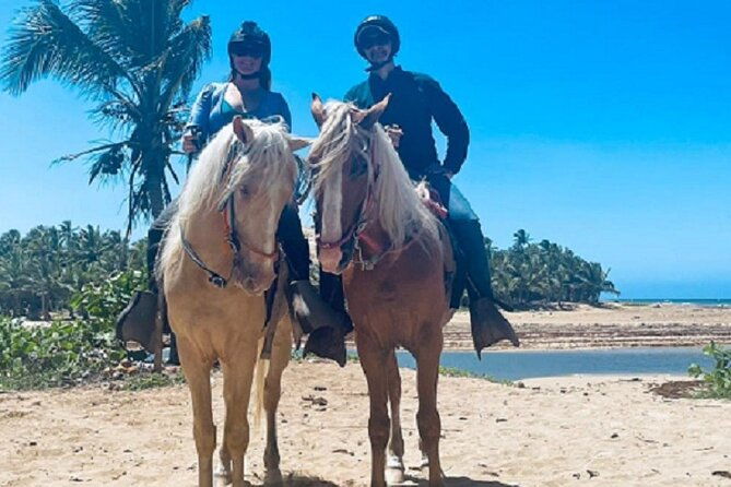 horse-riding-experience-through-el-limon-beach