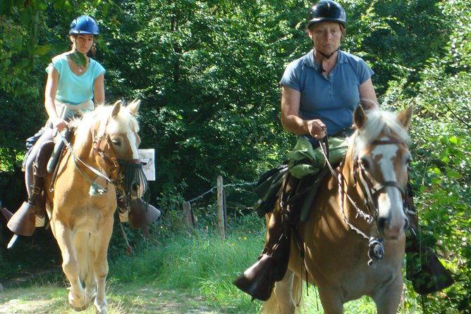 horse-riding-in-the-french-countryside
