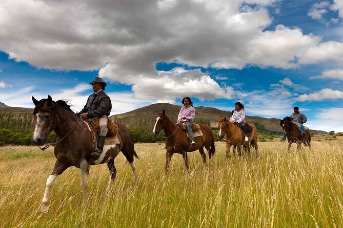 horseback-riding-around-sacsayhuaman-cusco