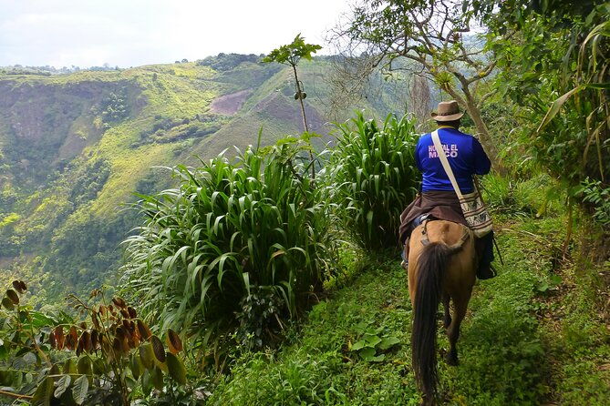 horseback-riding-tour-and-visit-to-tablon-chaquira-pelota-and-purutal