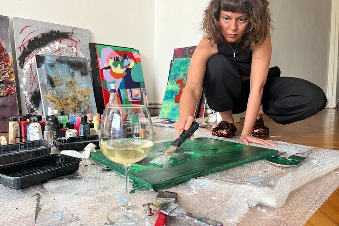 istanbul-art-escape-wine-and-paint-at-locals-home