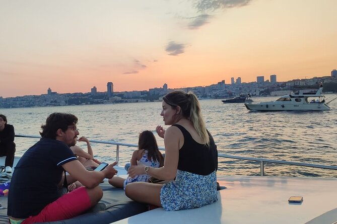 istanbul-bosphorus-boat-cruise-tour-morning-or-sunset