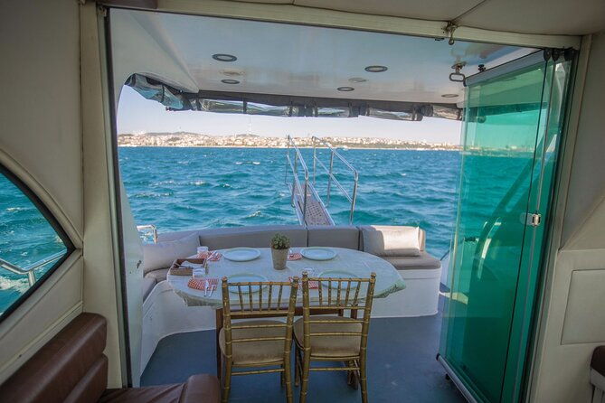 istanbul-private-luxury-yacht-on-bosphorus-14-mt-46feet-2