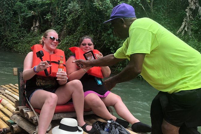 jamaica-martha-brae-bamboo-rafting-with-bus-transportation