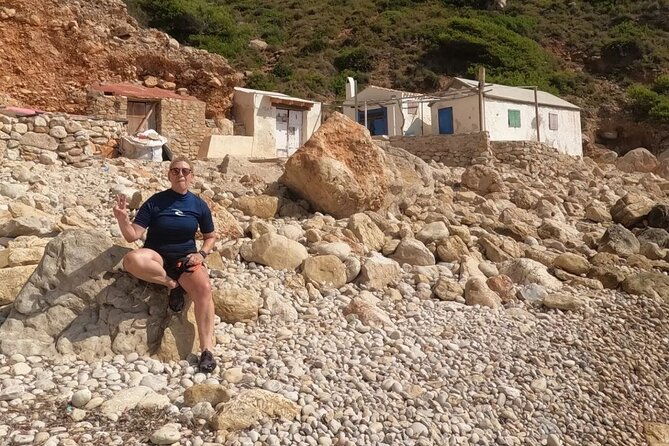 kayak-excursion-to-cala-de-moraig-fish-cave-and-testos