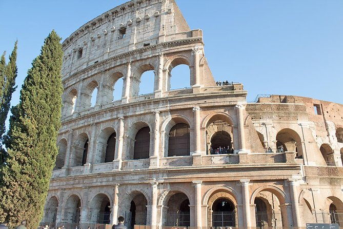 kid-friendly-colosseum-roman-forum-tour-with-local-guide