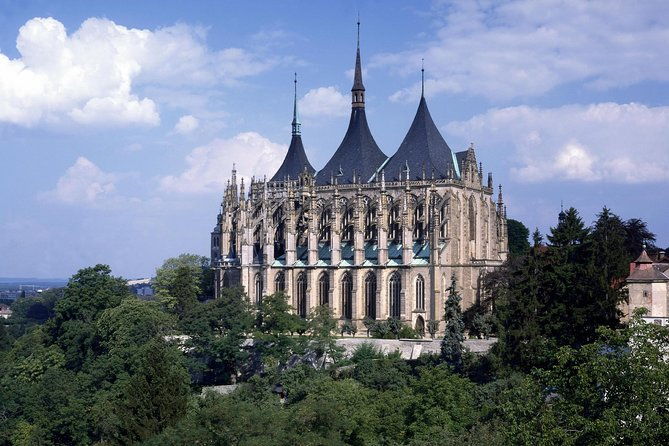 kutna-hora-half-day-tour-from-prague-including-the-bone-church-kostnice