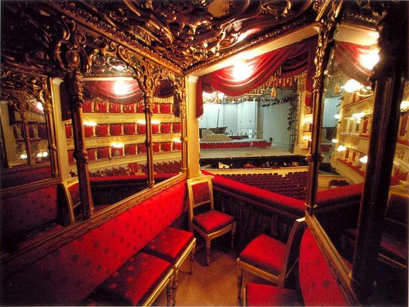 la-scala-theatre-and-museum-tour-in-milan-with-private-guide-2