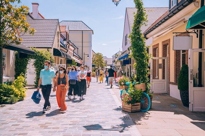 la-vallee-village-parisian-relaxation-shopping-spot-private-tour