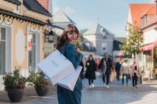 la-vallee-village-shopping-outlet-by-luxury-transport-from-paris-2