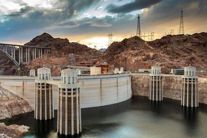 las-vegas-vip-hoover-dam-tour-guided-off-road-adventure