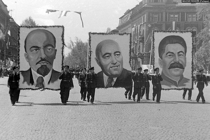 life-under-communism-with-house-of-terror-or-statue-park-opt