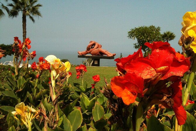 limas-most-charming-hoods-private-half-day-with-local-guide