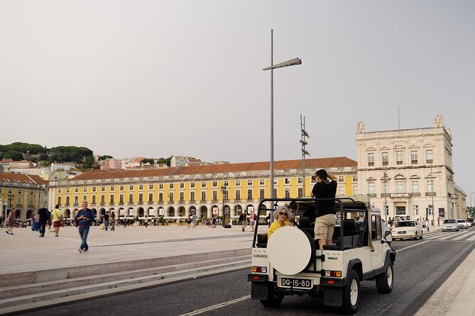 lisbon-day-trip-in-a-vintage-jeep-with-food-drink-tastings