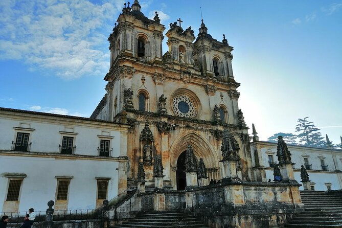 lisbon-to-coimbra-with-stops-in-obidos-alcobaca-batalha-and-tomar
