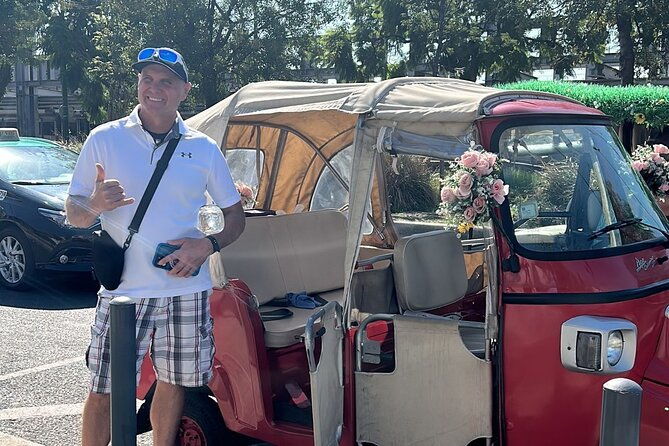 lisbon-tuktuk-tour-with-pickup