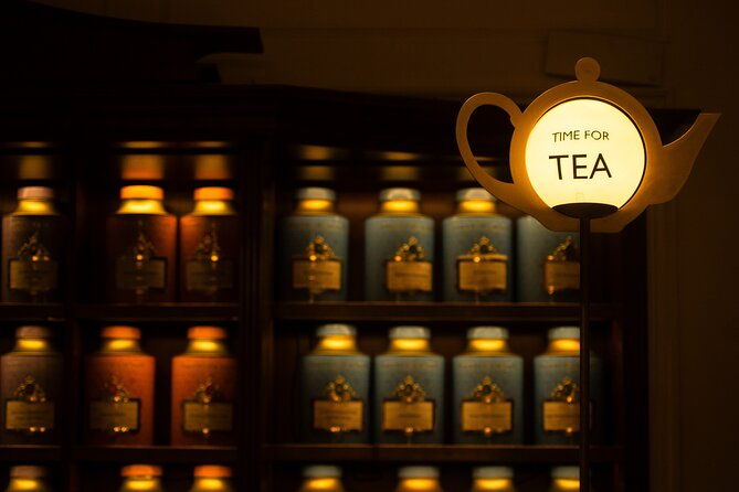 london-changing-of-the-guard-royal-food-tour-with-10-tastings