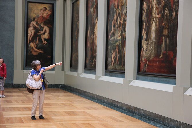 louvre-museum-private-guided-tour-with-reserved-access-2