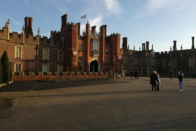 luxury-private-day-hire-london-london-stopover-at-windsor-hampton-court-palace
