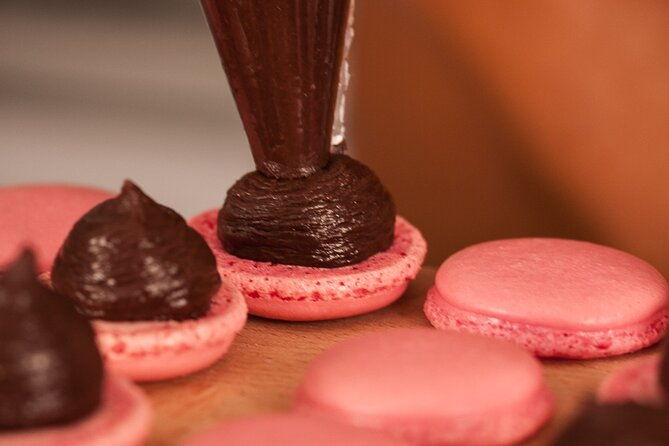 macaron-baking-class-near-eiffel-towel