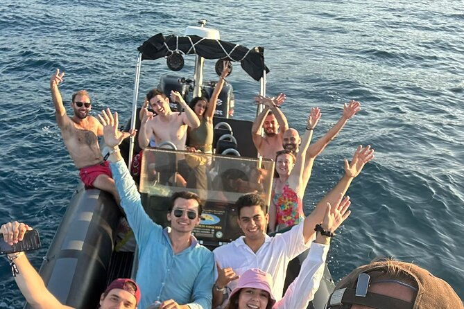 magic-blue-lagoon-3-islands-tour-water-wine-included