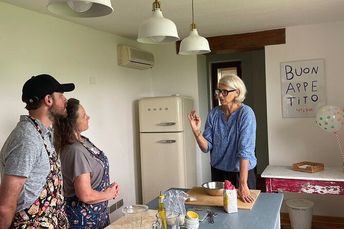 mammas-pizza-class-in-roman-countryside