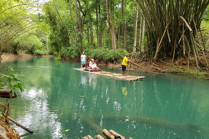 martha-brae-bamboo-river-rafting-with-transportation
