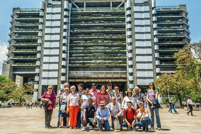 medellin-tour-themed-vehicles-tram-ride-and-metrocable