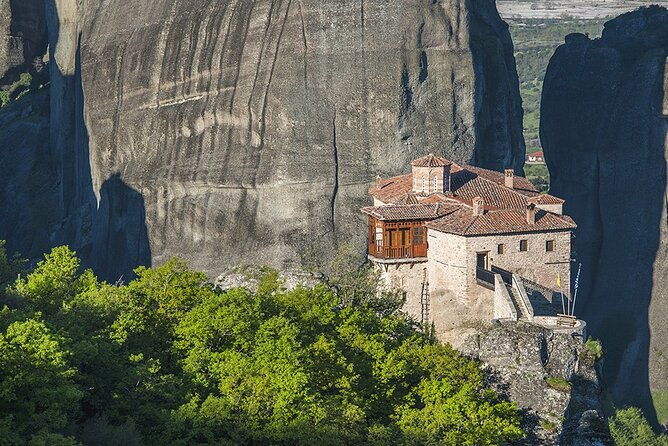 meteora-full-day-trip-with-guide-on-luxury-bus-from-athens
