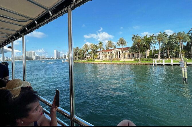 miami-boat-tour-of-celebrity-homes-miami-river-skyline-360-view