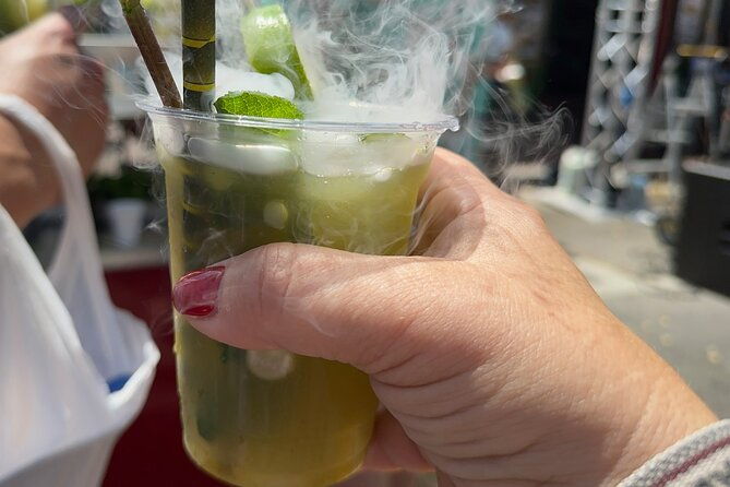 miami-skyline-happy-hour-cruise-millionaire-homes-one-drink