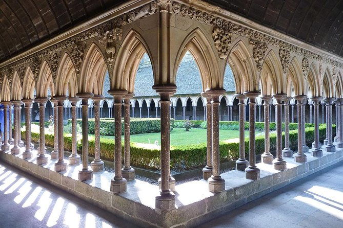 mont-st-michel-guided-day-trip-from-paris-in-minivan