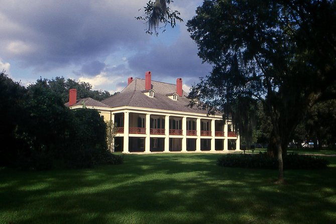 new-orleans-city-wide-and-plantation-driving-tour