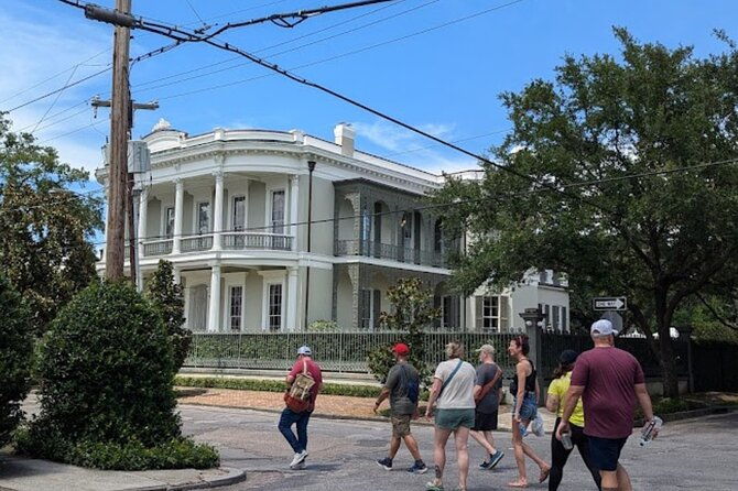 New Orleans Garden District 2 Hour Walking Tour (Small Group)